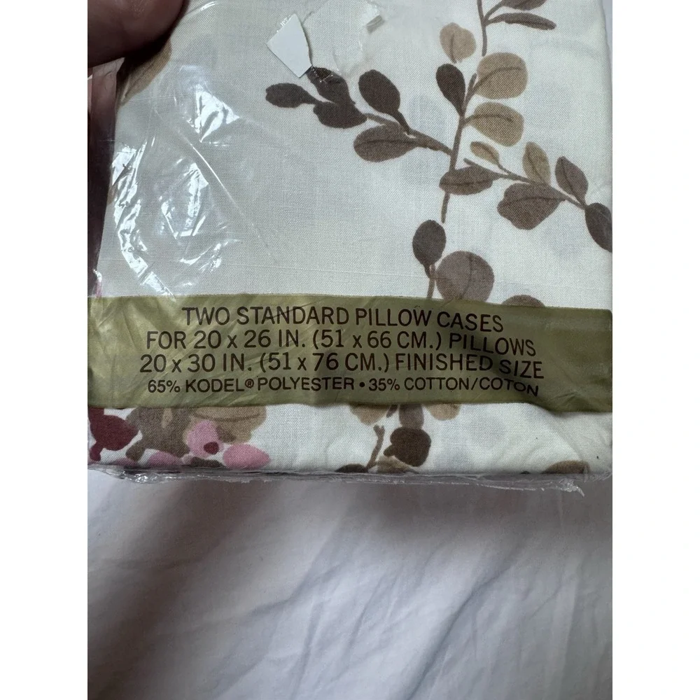 Vtg Springmaid Wondercale Set 2 Standard Size 20x26 Pillowcases Floral Made USA